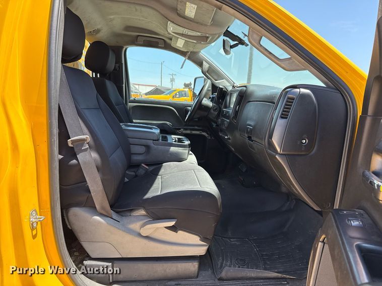 image for item EJ4524 2018 Chevrolet Silverado 3500HD utility bed pickup truck