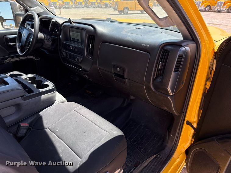 image for item EJ4524 2018 Chevrolet Silverado 3500HD utility bed pickup truck