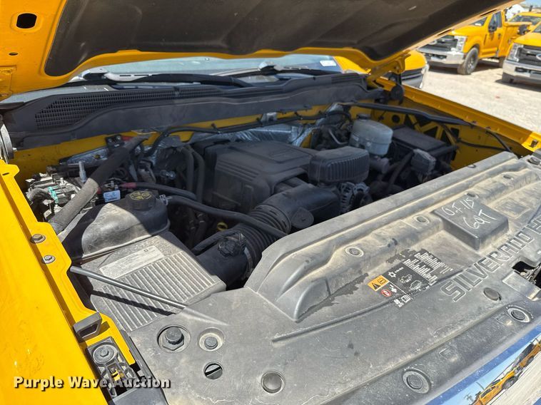 image for item EJ4524 2018 Chevrolet Silverado 3500HD utility bed pickup truck