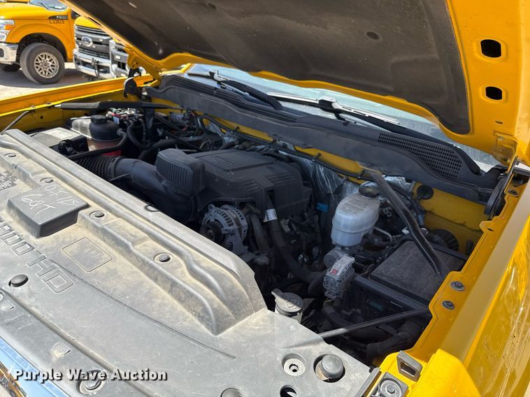 image for item EJ4524 2018 Chevrolet Silverado 3500HD utility bed pickup truck