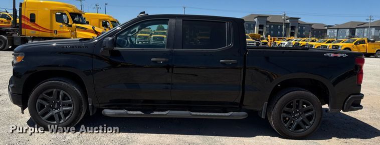 image for item EJ4525 2023 Chevrolet Silverado 1500 Crew Cab pickup truck