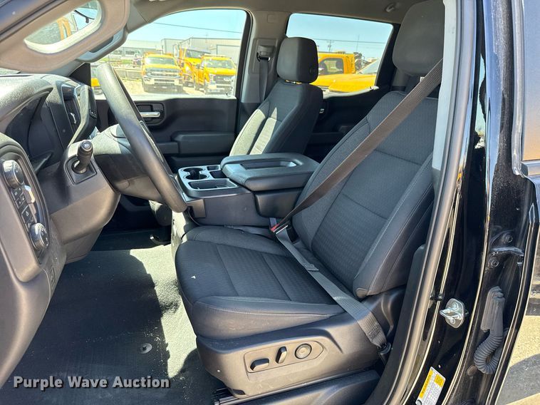 image for item EJ4525 2023 Chevrolet Silverado 1500 Crew Cab pickup truck