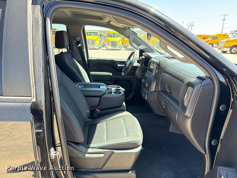 image for item EJ4525 2023 Chevrolet Silverado 1500 Crew Cab pickup truck