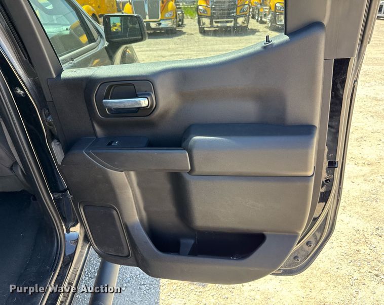 image for item EJ4525 2023 Chevrolet Silverado 1500 Crew Cab pickup truck