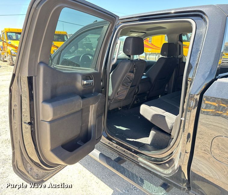 image for item EJ4525 2023 Chevrolet Silverado 1500 Crew Cab pickup truck