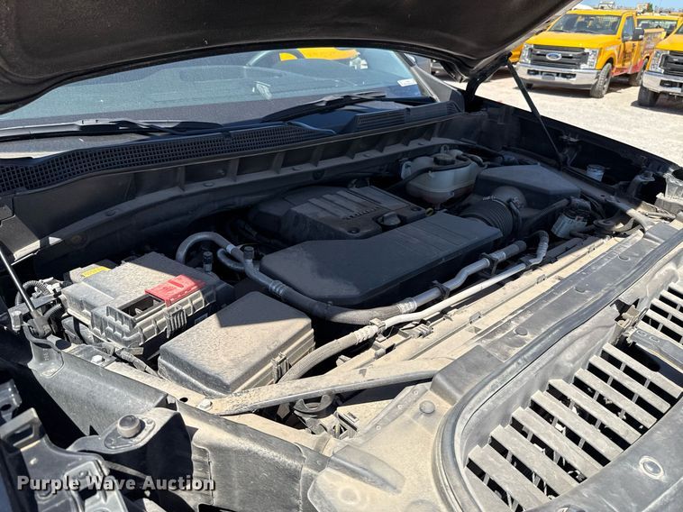 image for item EJ4525 2023 Chevrolet Silverado 1500 Crew Cab pickup truck