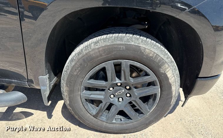 image for item EJ4525 2023 Chevrolet Silverado 1500 Crew Cab pickup truck