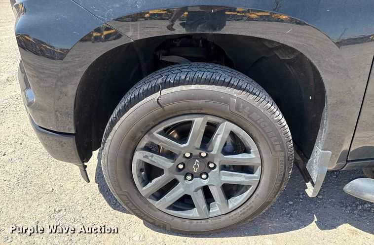 image for item EJ4525 2023 Chevrolet Silverado 1500 Crew Cab pickup truck