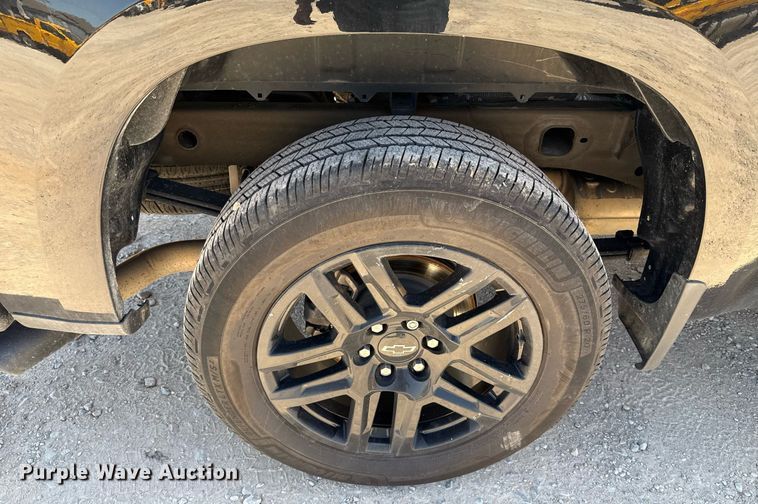 image for item EJ4525 2023 Chevrolet Silverado 1500 Crew Cab pickup truck