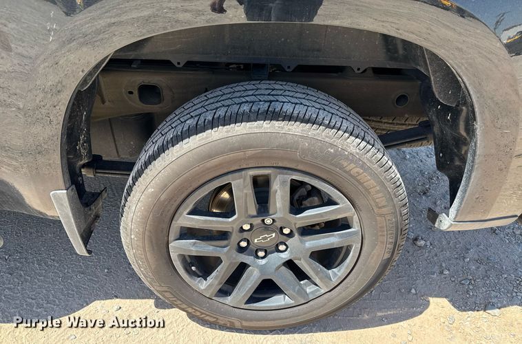 image for item EJ4525 2023 Chevrolet Silverado 1500 Crew Cab pickup truck