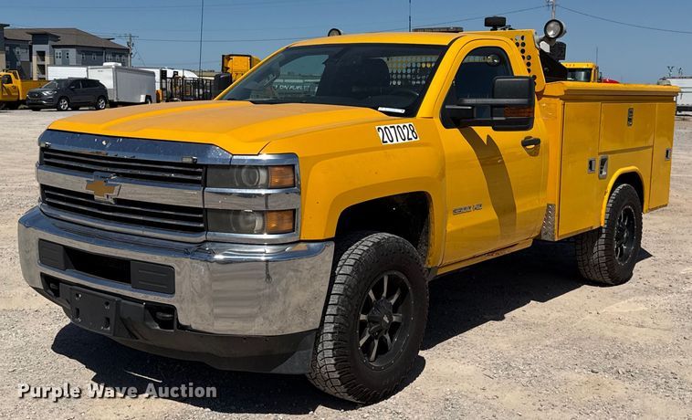 image for item EJ4526 2018 Chevrolet Silverado 3500HD utility bed pickup truck