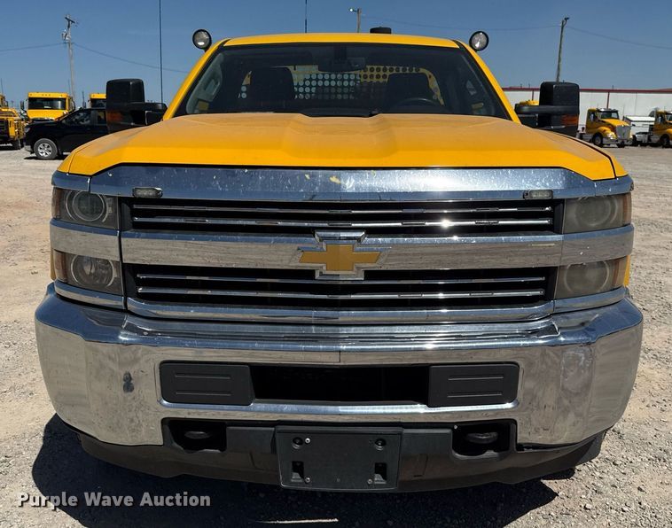 image for item EJ4526 2018 Chevrolet Silverado 3500HD utility bed pickup truck