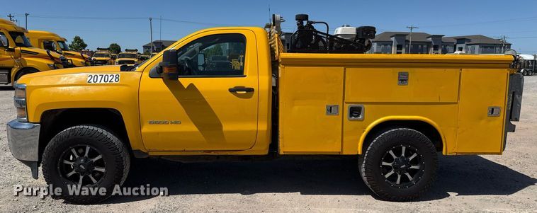 image for item EJ4526 2018 Chevrolet Silverado 3500HD utility bed pickup truck