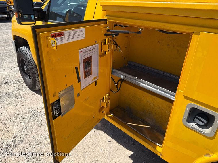 image for item EJ4526 2018 Chevrolet Silverado 3500HD utility bed pickup truck