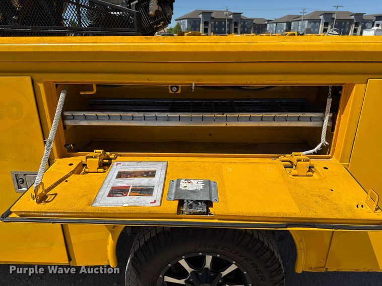 image for item EJ4526 2018 Chevrolet Silverado 3500HD utility bed pickup truck