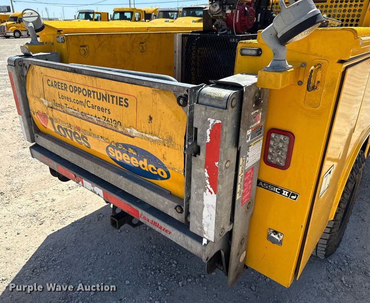 image for item EJ4526 2018 Chevrolet Silverado 3500HD utility bed pickup truck