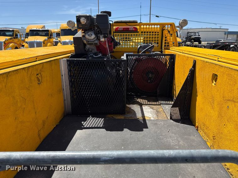 image for item EJ4526 2018 Chevrolet Silverado 3500HD utility bed pickup truck