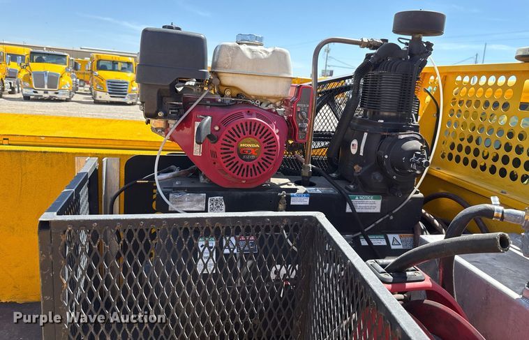 image for item EJ4526 2018 Chevrolet Silverado 3500HD utility bed pickup truck