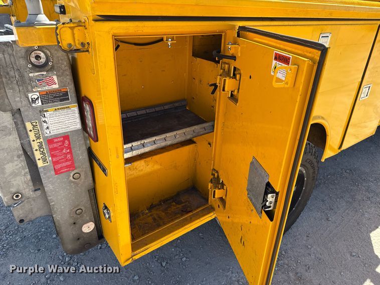 image for item EJ4526 2018 Chevrolet Silverado 3500HD utility bed pickup truck