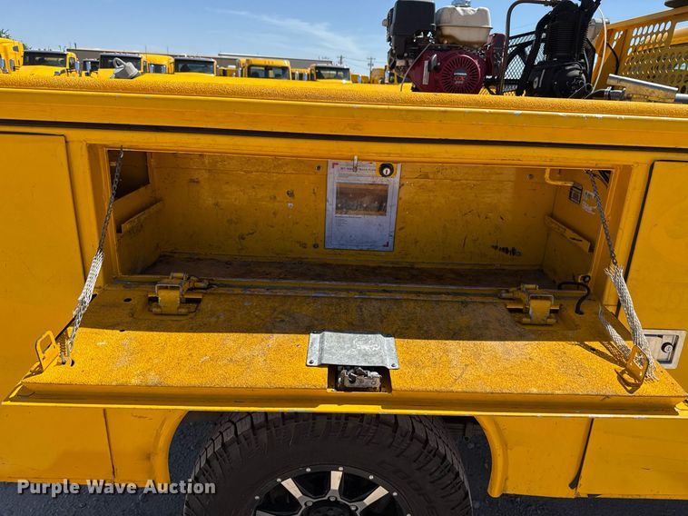 image for item EJ4526 2018 Chevrolet Silverado 3500HD utility bed pickup truck