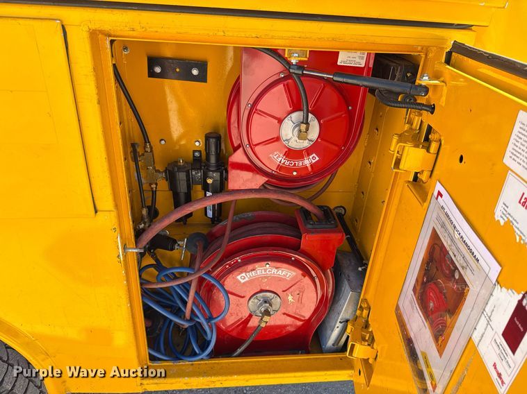 image for item EJ4526 2018 Chevrolet Silverado 3500HD utility bed pickup truck