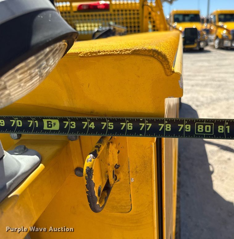 image for item EJ4526 2018 Chevrolet Silverado 3500HD utility bed pickup truck