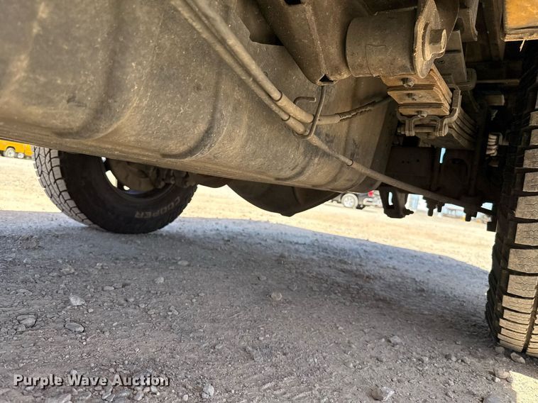 image for item EJ4526 2018 Chevrolet Silverado 3500HD utility bed pickup truck