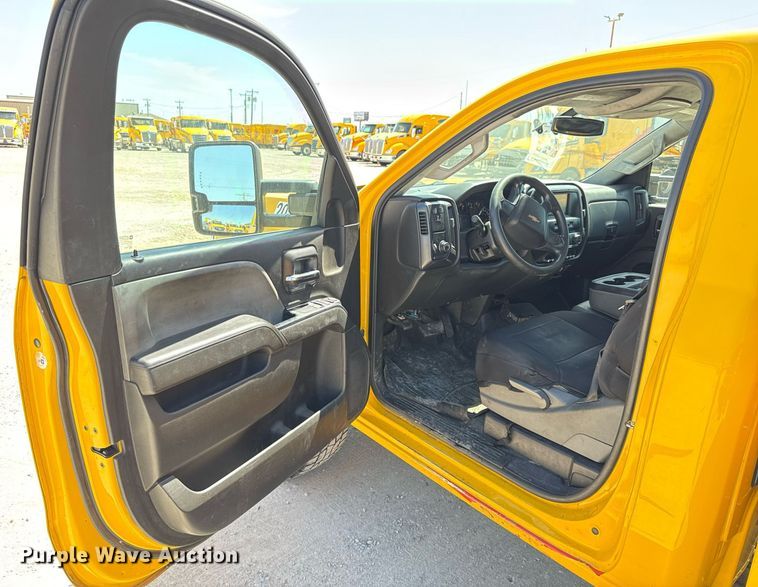 image for item EJ4526 2018 Chevrolet Silverado 3500HD utility bed pickup truck