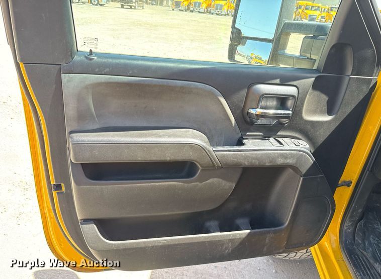 image for item EJ4526 2018 Chevrolet Silverado 3500HD utility bed pickup truck