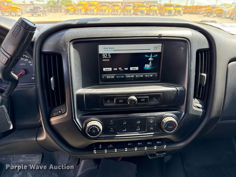 image for item EJ4526 2018 Chevrolet Silverado 3500HD utility bed pickup truck