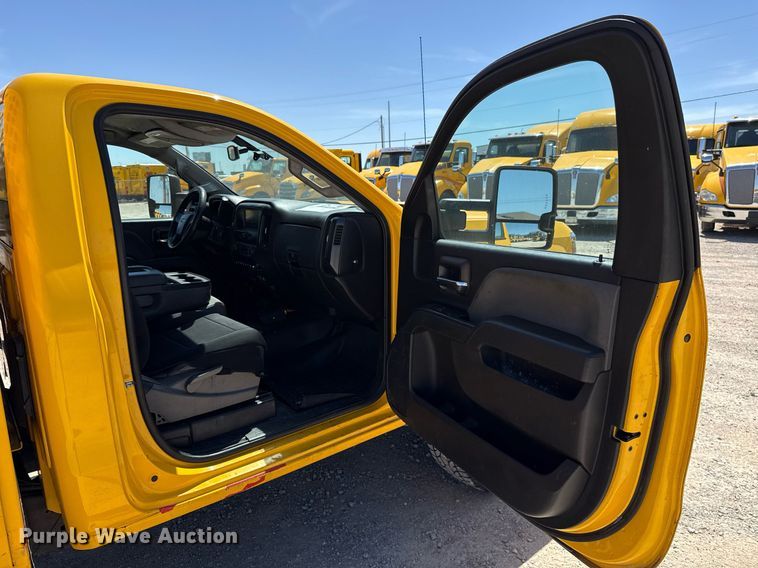 image for item EJ4526 2018 Chevrolet Silverado 3500HD utility bed pickup truck