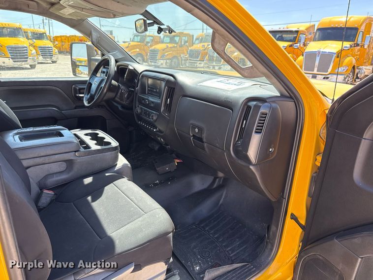 image for item EJ4526 2018 Chevrolet Silverado 3500HD utility bed pickup truck