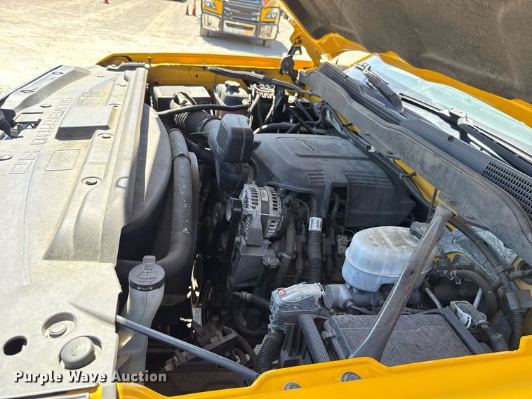 image for item EJ4526 2018 Chevrolet Silverado 3500HD utility bed pickup truck