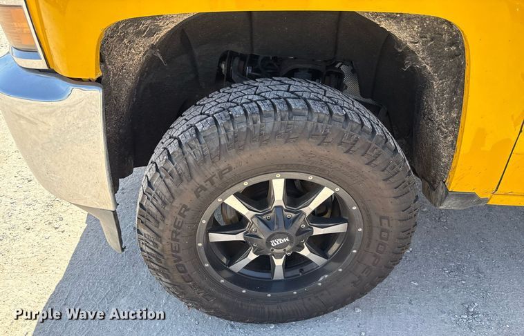 image for item EJ4526 2018 Chevrolet Silverado 3500HD utility bed pickup truck