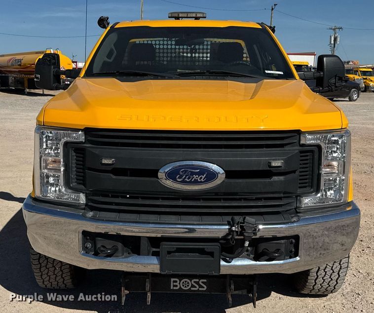 image for item EJ4527 2018 Ford F350 Super Duty XL utility bed pickup truck