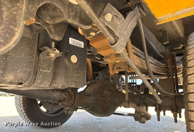 image for item EJ4527 2018 Ford F350 Super Duty XL utility bed pickup truck