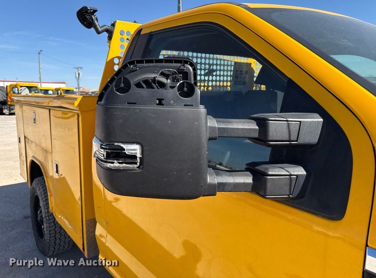 image for item EJ4527 2018 Ford F350 Super Duty XL utility bed pickup truck