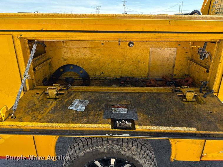 image for item EJ4527 2018 Ford F350 Super Duty XL utility bed pickup truck