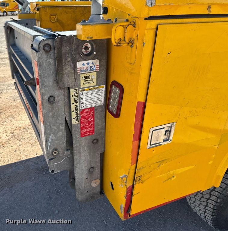 image for item EJ4527 2018 Ford F350 Super Duty XL utility bed pickup truck