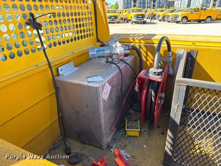 image for item EJ4527 2018 Ford F350 Super Duty XL utility bed pickup truck