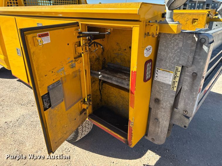 image for item EJ4527 2018 Ford F350 Super Duty XL utility bed pickup truck