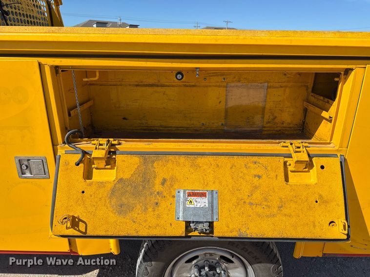 image for item EJ4527 2018 Ford F350 Super Duty XL utility bed pickup truck