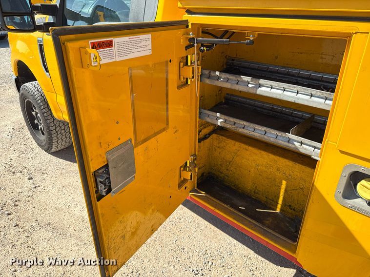 image for item EJ4527 2018 Ford F350 Super Duty XL utility bed pickup truck