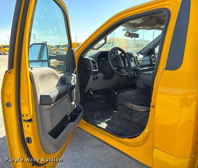 image for item EJ4527 2018 Ford F350 Super Duty XL utility bed pickup truck