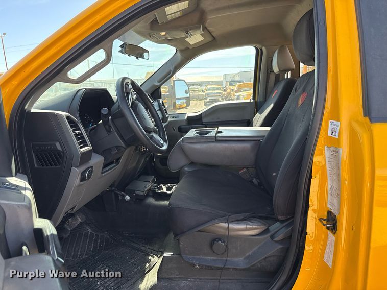 image for item EJ4527 2018 Ford F350 Super Duty XL utility bed pickup truck