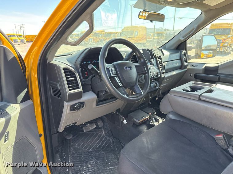 image for item EJ4527 2018 Ford F350 Super Duty XL utility bed pickup truck