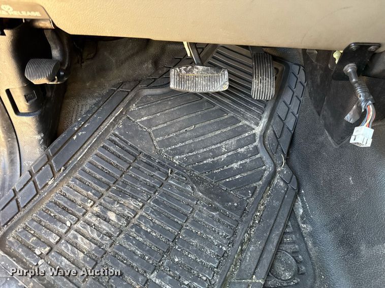 image for item EJ4527 2018 Ford F350 Super Duty XL utility bed pickup truck