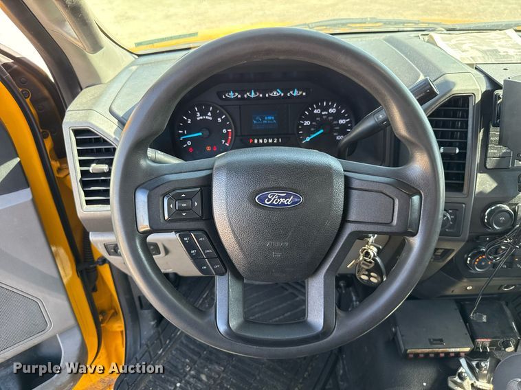 image for item EJ4527 2018 Ford F350 Super Duty XL utility bed pickup truck