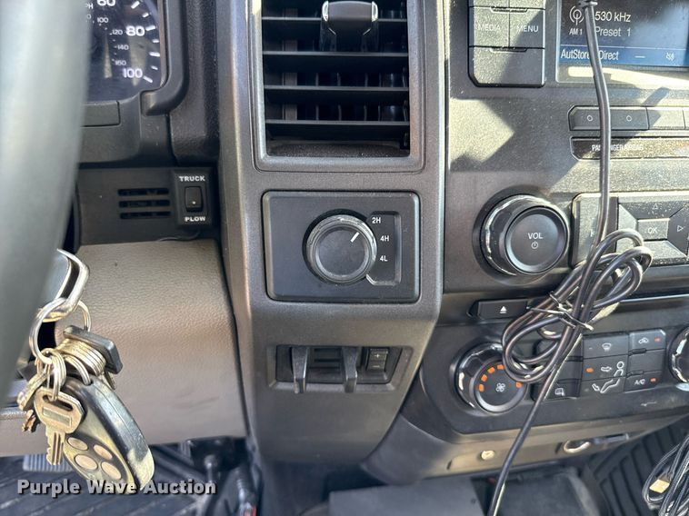 image for item EJ4527 2018 Ford F350 Super Duty XL utility bed pickup truck