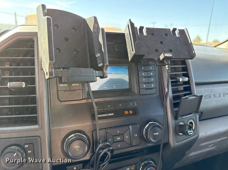 image for item EJ4527 2018 Ford F350 Super Duty XL utility bed pickup truck